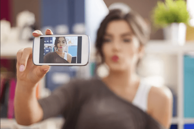 Selfie’ler Bizi Daha Narsist mi Yapıyor?