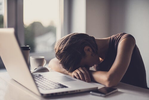 Tekno-stres: yeni teknolojilerin kötüye kullanılmasının sonuçları