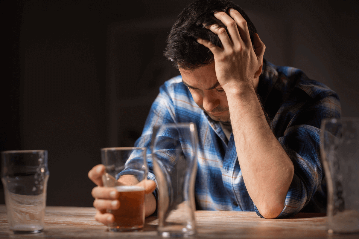 Mujer con problemas de alcohol