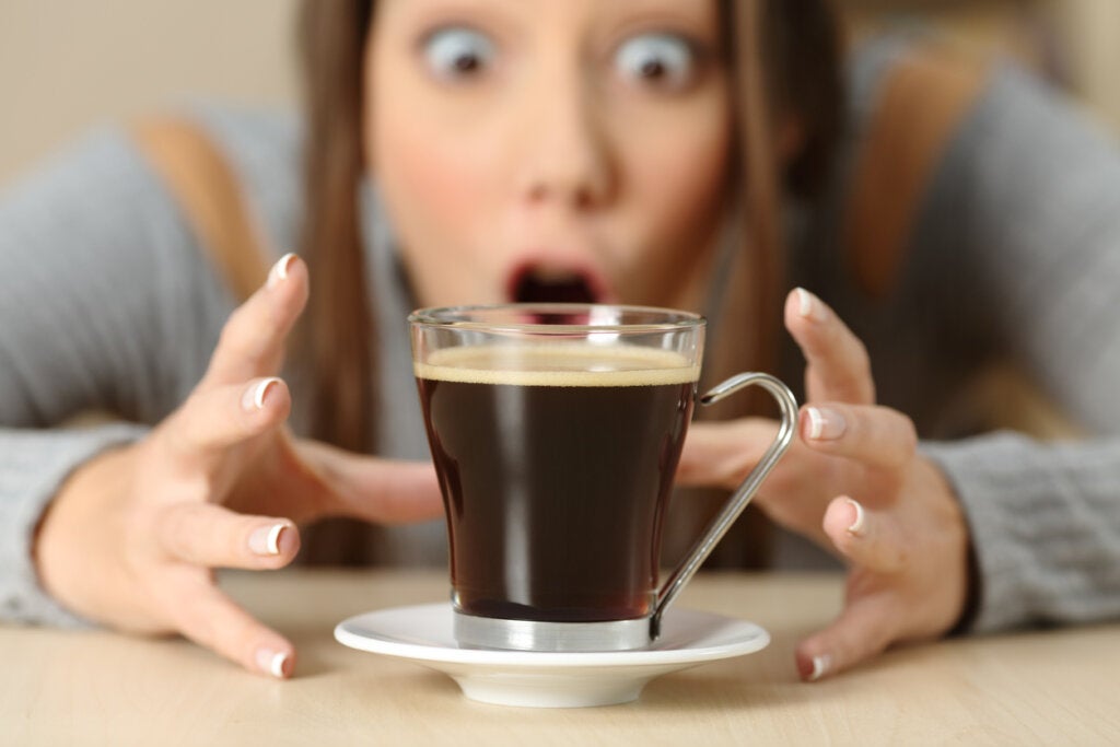 Kafein bağımlılığı sorunu olan kadın