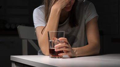 Alkol içmek ruh halini iyileştirmez, üzüntüyü yoğunlaştırır