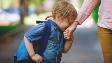 Oğlum okula gitmek istemiyor: neden ve ne yapmalıyım?