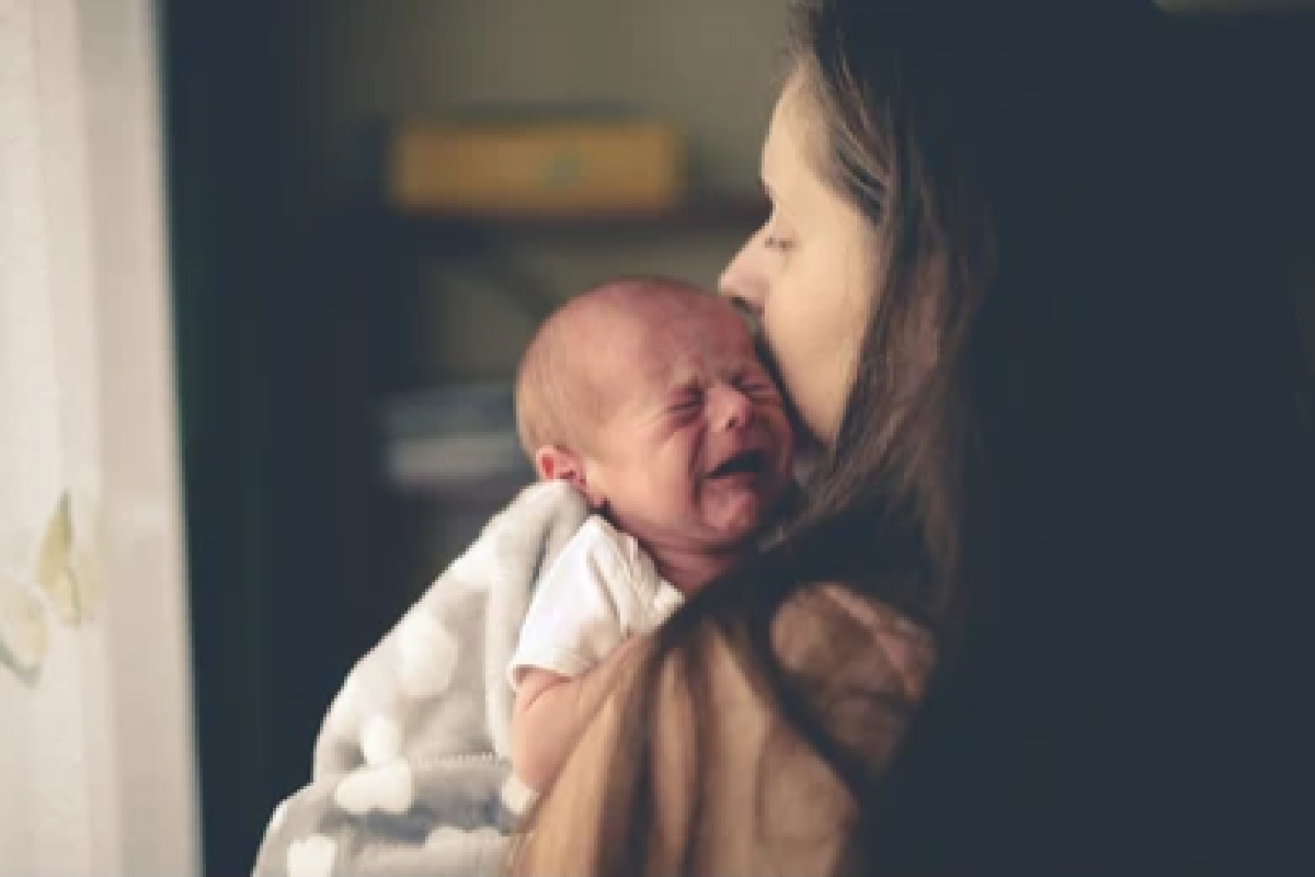 Bilime göre ağlayan bebekler nasıl sakinleştirilir