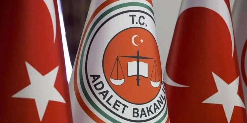 Adalet Bakanlığı KPSS Şartsız Personel Alacak: En Az İlkokul Mezunları Başvurabilecek